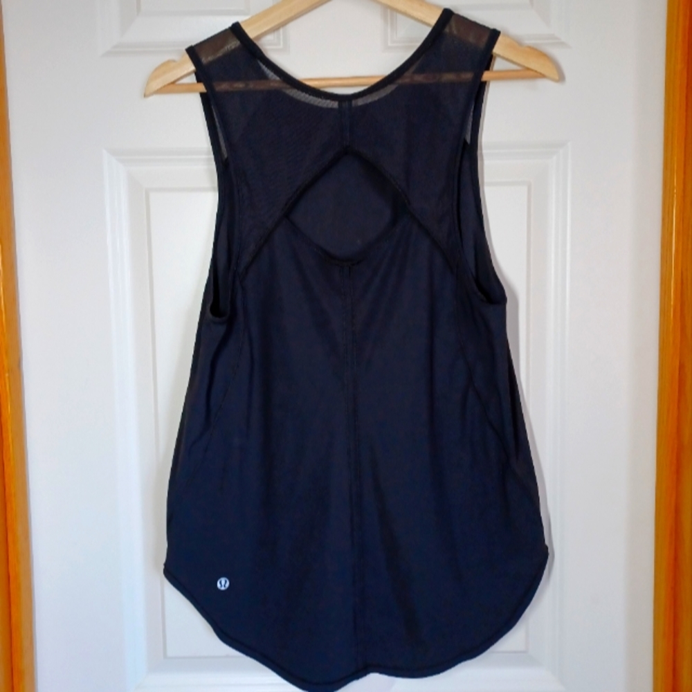 Lululemon Sculpt Tank with Mesh Details Size 6 EUC